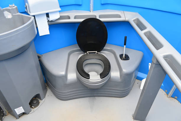 Porta potty delivery and setup in Fostoria, OH